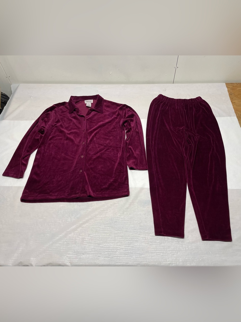 Plush Velvet Jogger Jacket and Pants in Burgundy Sz: Medium